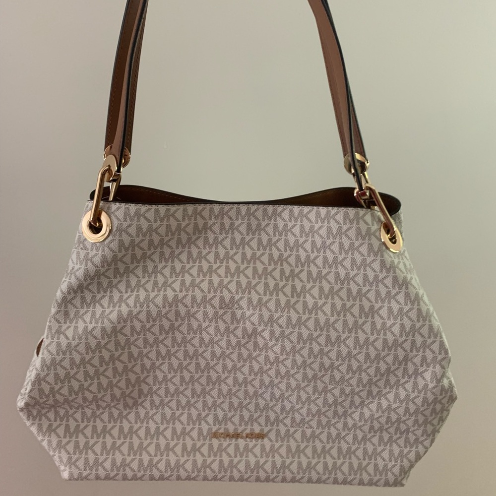 Micheal Kors Purse ORIGINAL CONDITION NEW